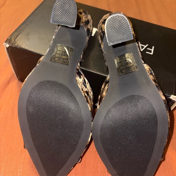 Never worn leopard heels - Picture 4 of 5